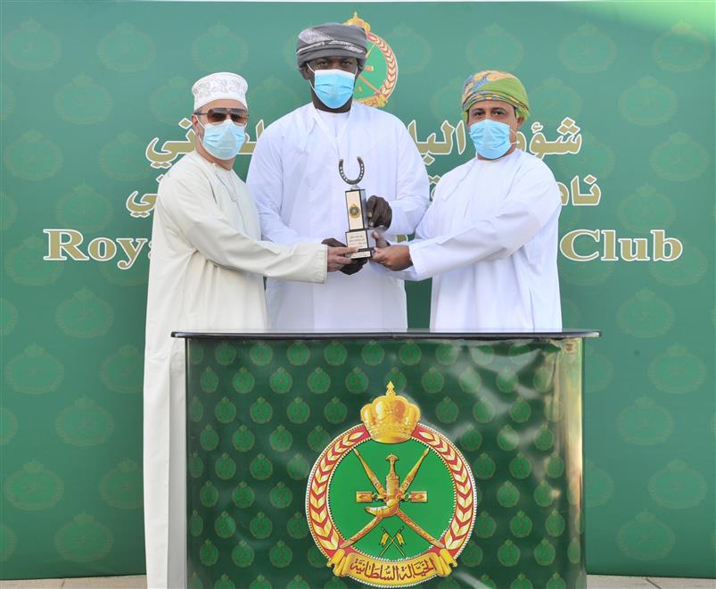 السباق التاسع لنادي سباق الخيل السلطاني على مضمار الرحبة ببركاء