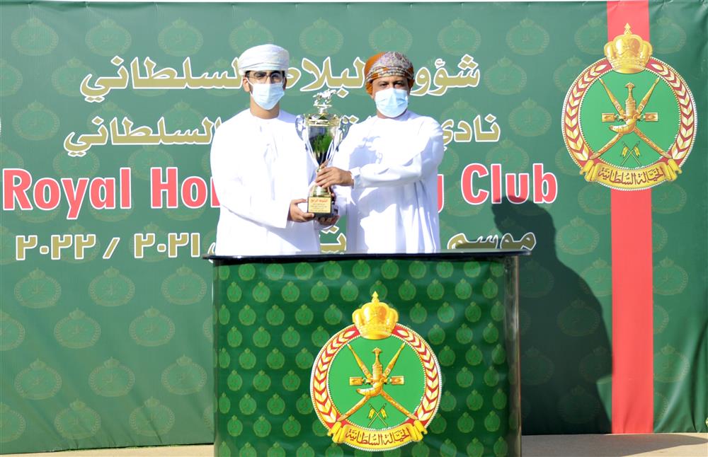 ثمانية أشواط في السباق الثالث لنادي سباق الخيل السلطاني بمضمار الرحبة ببركاء