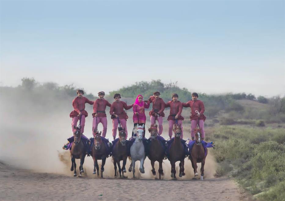 الخيالة السلطانية تنظم ركض العرضة السباعي