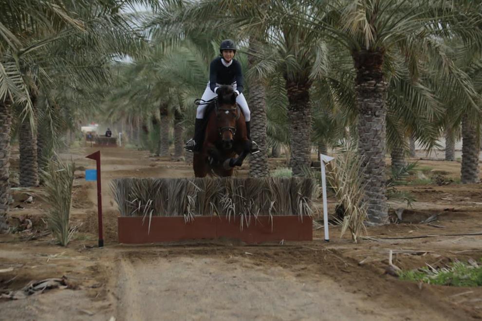 مدرسة الشامخ تخطف اللقب والشرطة ثانيًا في مسابقة الفروسية الثلاثية الأولى