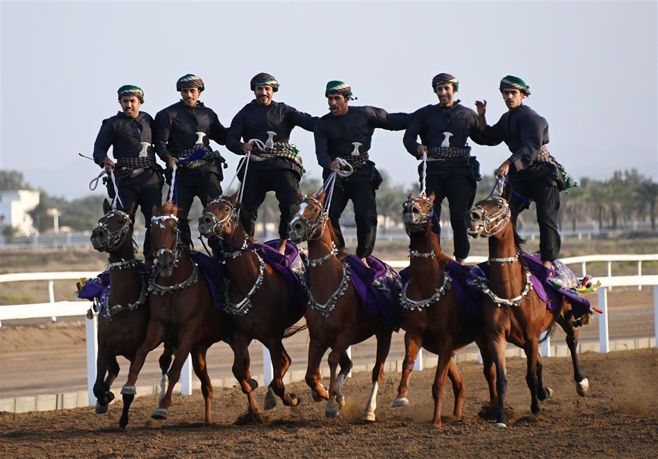 نادي سباق الخيل السلطاني ينظم سباق العيد الوطني
