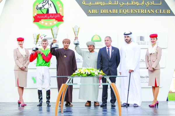 الخيالة السلطانية تفوز بالمركز الأول على مضمار أبوظبي