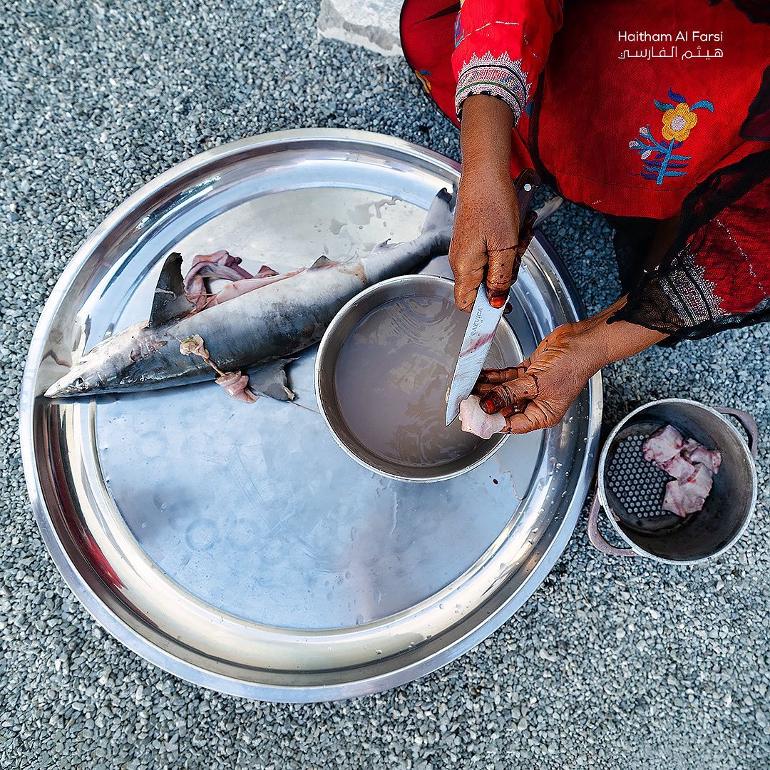 صناعة الكحل من كبد القرش