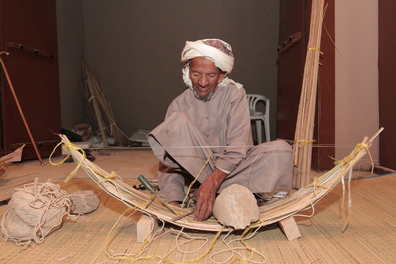 صناعة “الشاشة “ صناعة قوارب الصيد البحرية مزيج تراثي يعكس حياة البحّاره قديما