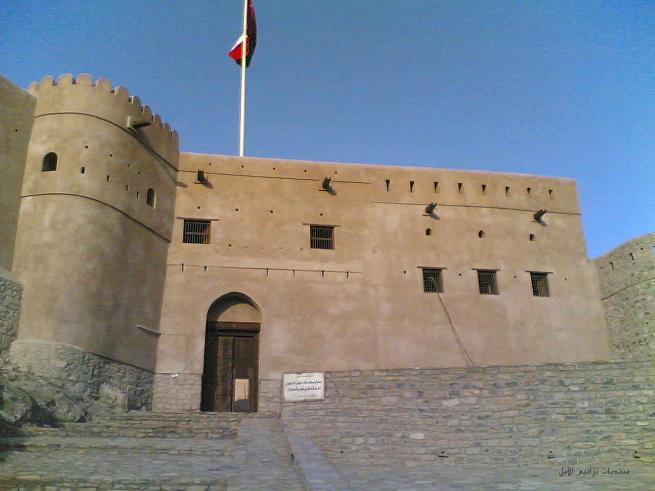 حصن سمائل "حارس واحات الفيحاء"