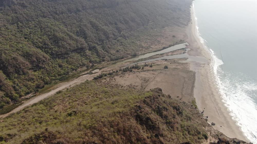محمية خور خرفوت الأثري.. بيئة طبيعية متنوعة