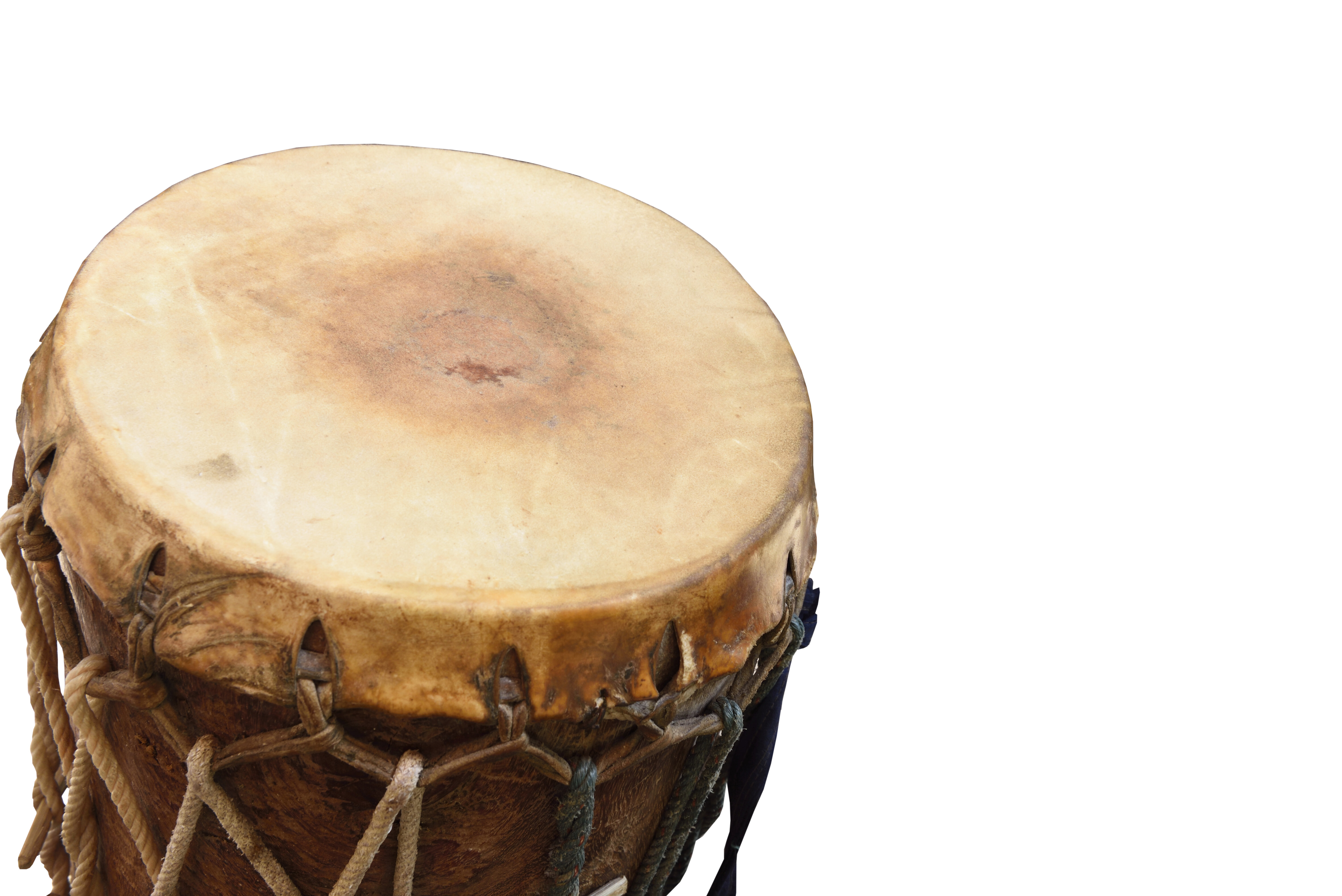 الطبولُ العمانية