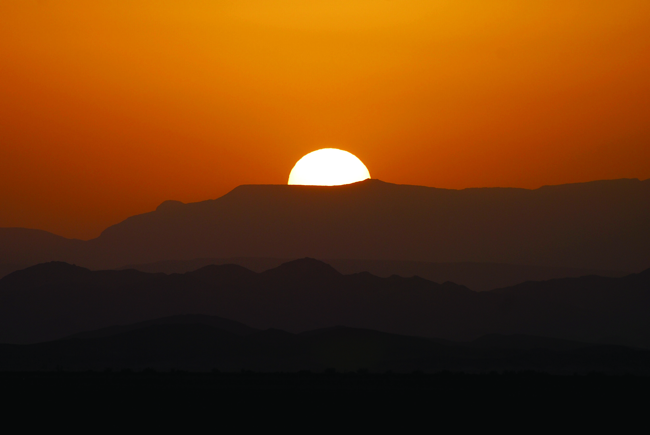 بين التاريخ والجمال "جبل شمس وقرية غول"