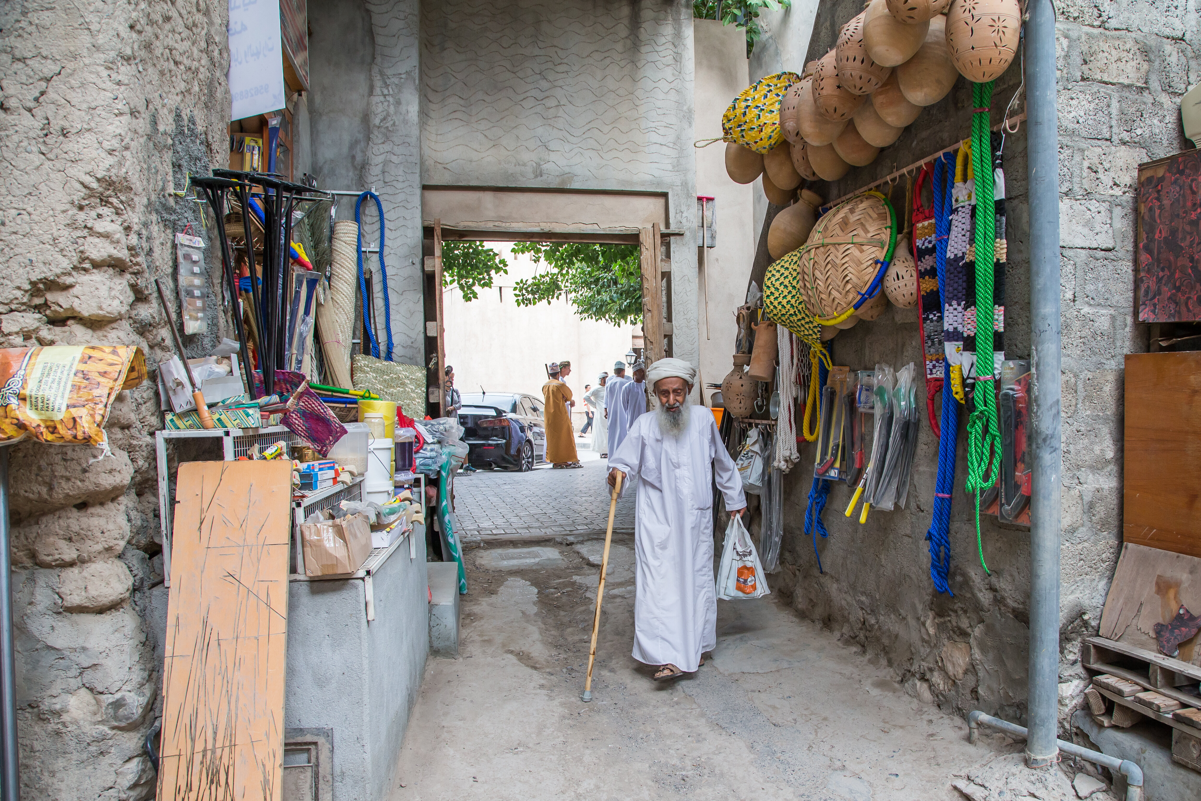 سوق الرستاق القديم رحيق الماضي ومزيج من الحاضر