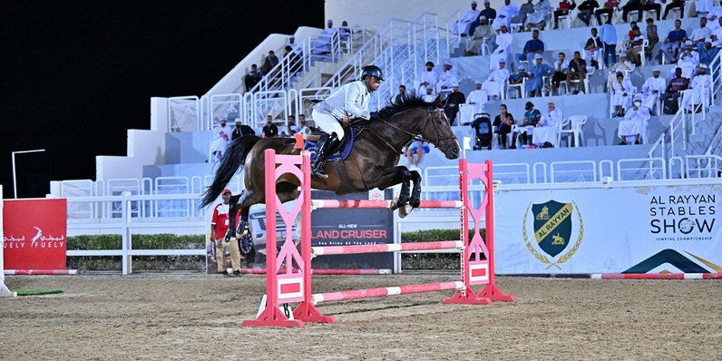 مصر تتوج بلقب البطولة العُمانية الدولية لقفز الحواجز